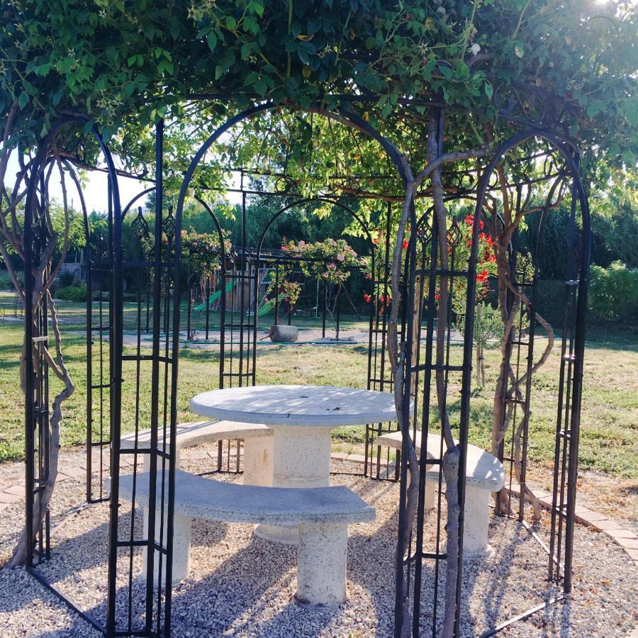 Gite En Provence "Rose" Modene المظهر الخارجي الصورة